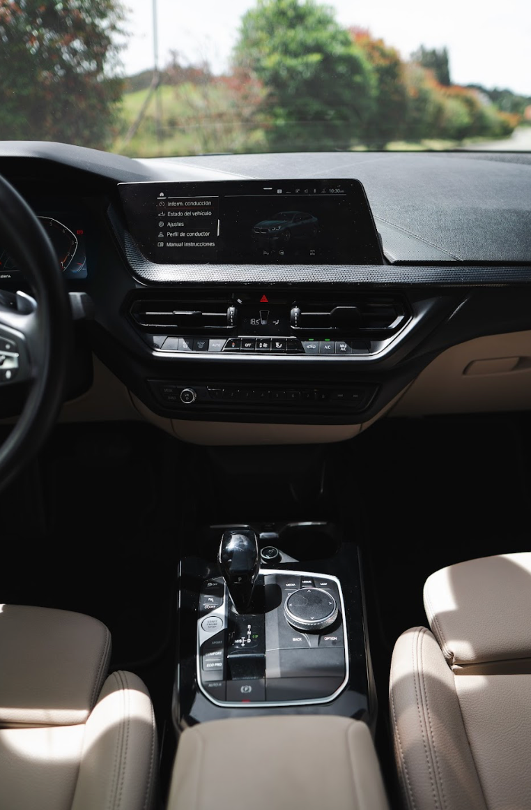 BMW 218i M PACKAGE
