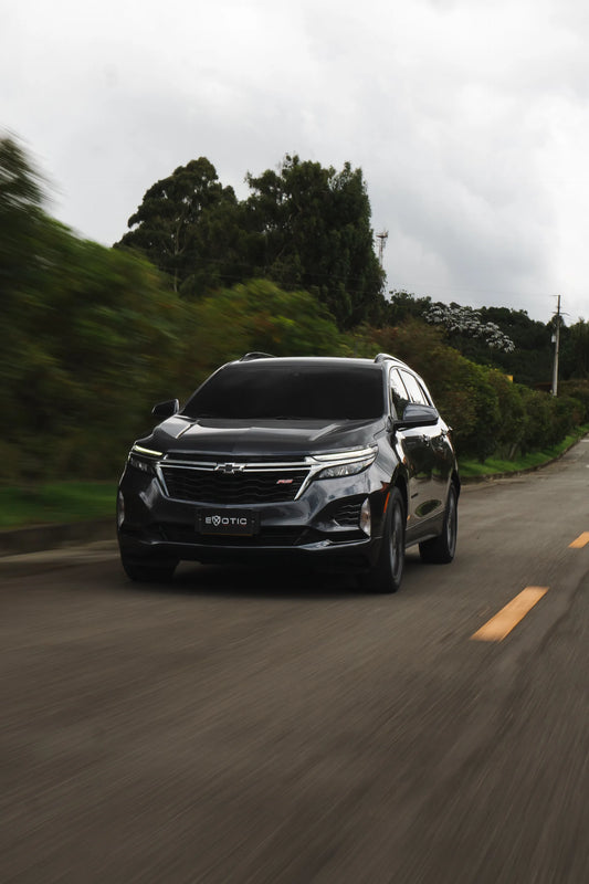 Alquiler de vehículos en Medellín - Chevrolet Equinox RS, vista tres cuartos frontal (2)