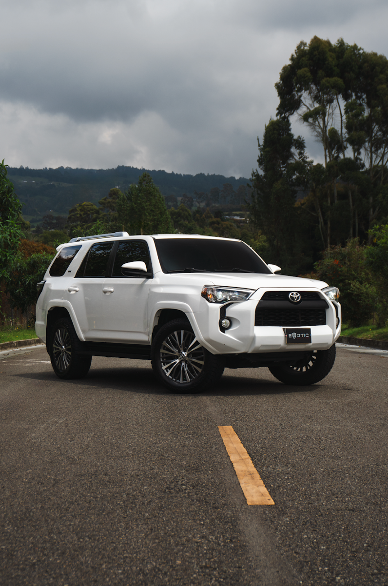 TOYOTA RUNNER SR5 