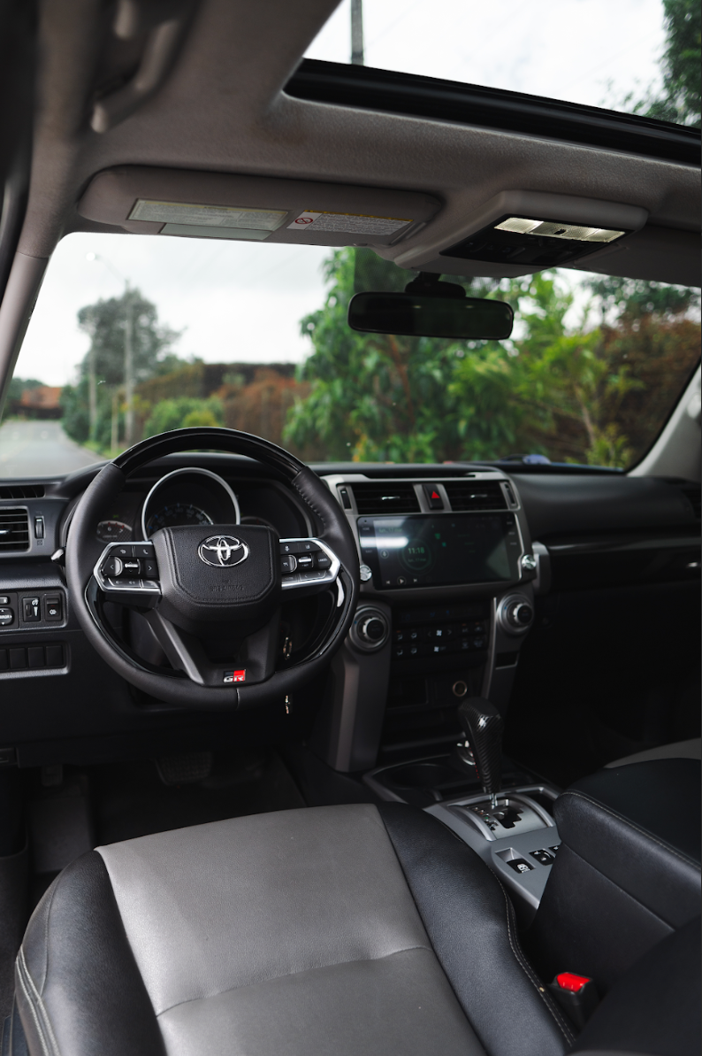 TOYOTA RUNNER SR5 