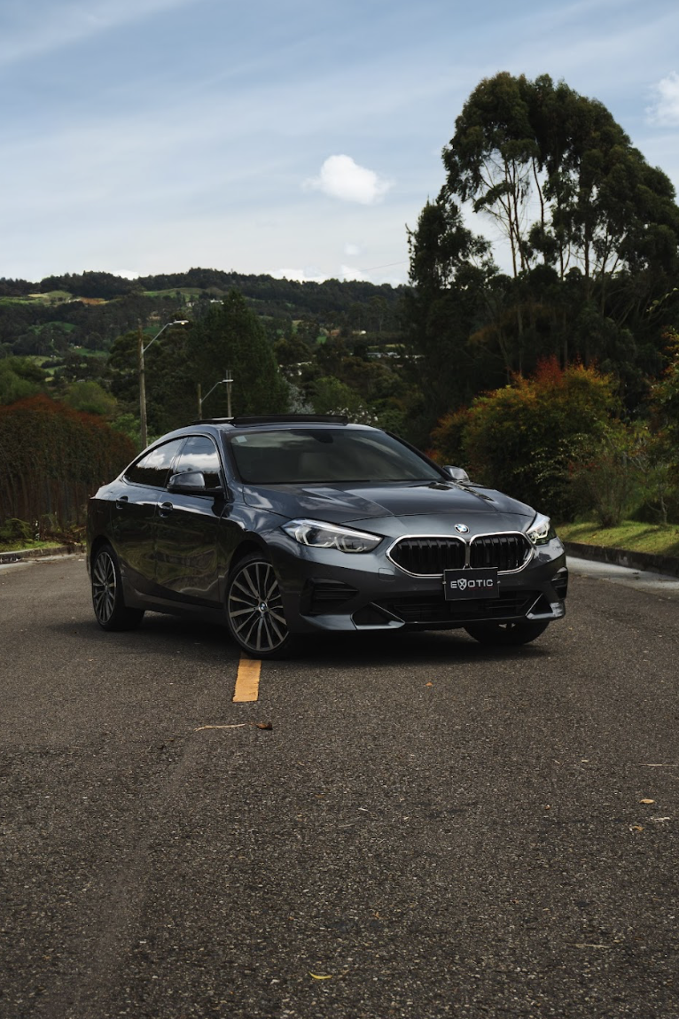 BMW 218i M PACKAGE 