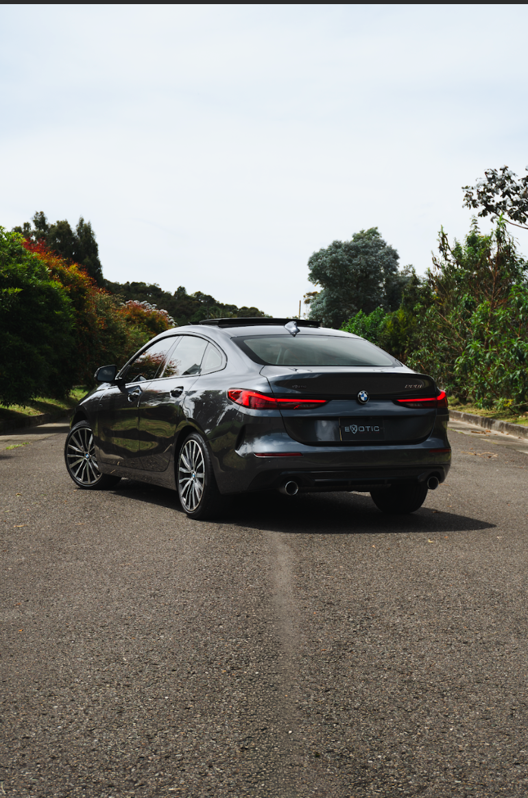 BMW 218i M PACKAGE 