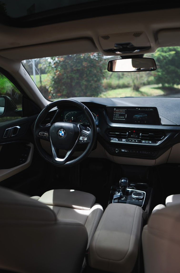 BMW 218i M PACKAGE 