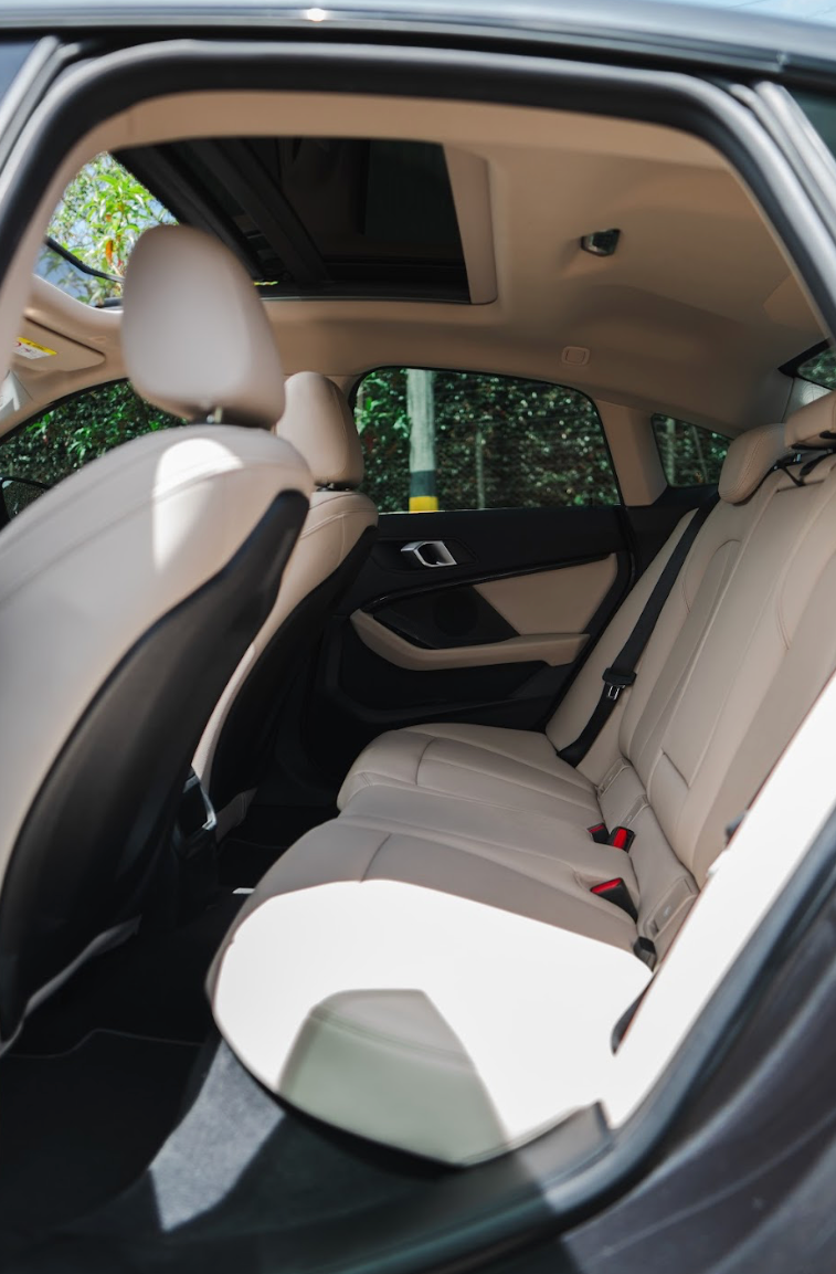 BMW 218i M PACKAGE 