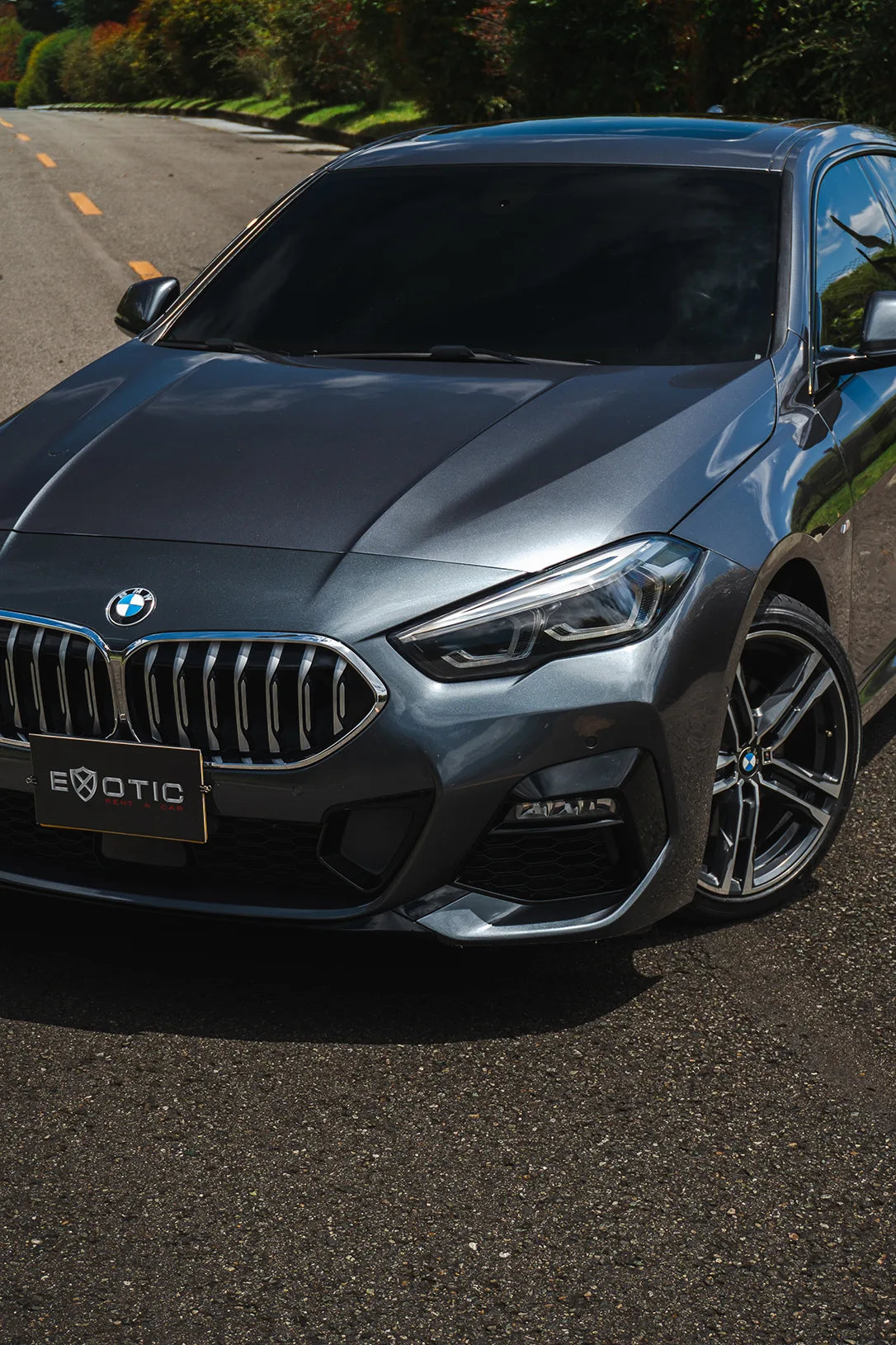 Alquiler de vehículos en Medellín - BMW 218i Paquete M, vista frontal