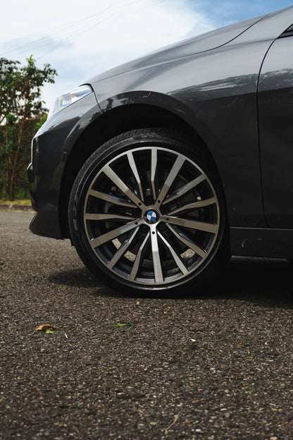 Alquiler de vehículos en Medellín - BMW 220i, rin
