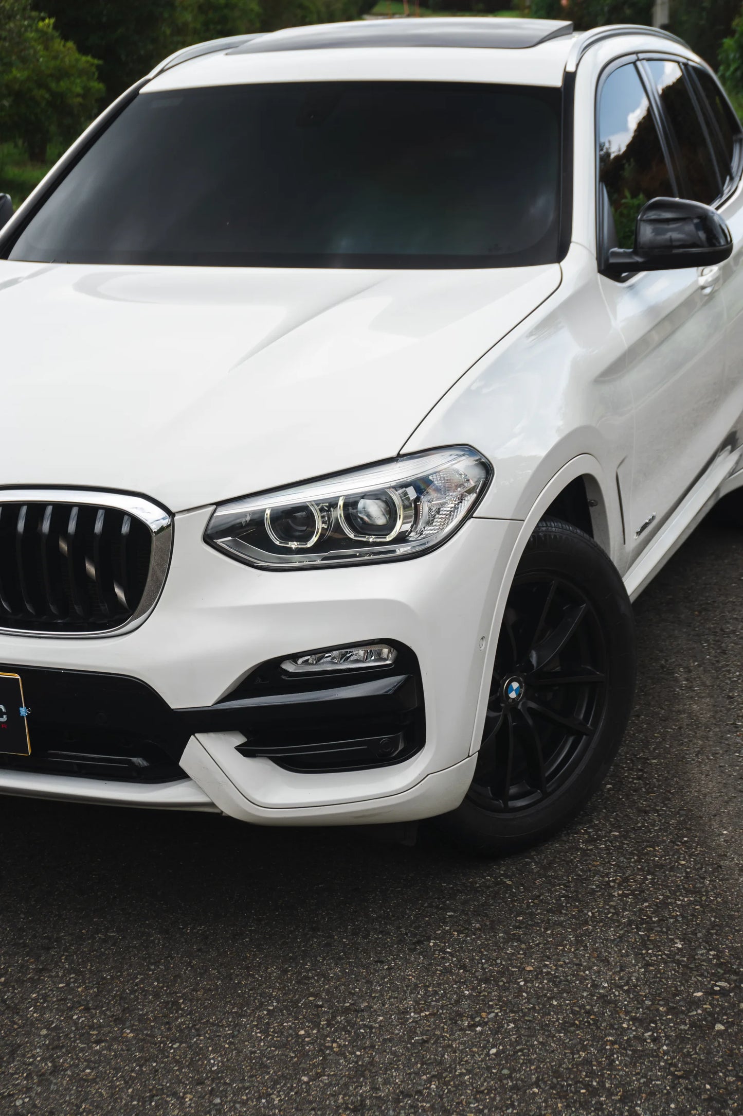 Alquiler de vehículos en Medellín - BMW X3, faro delantero