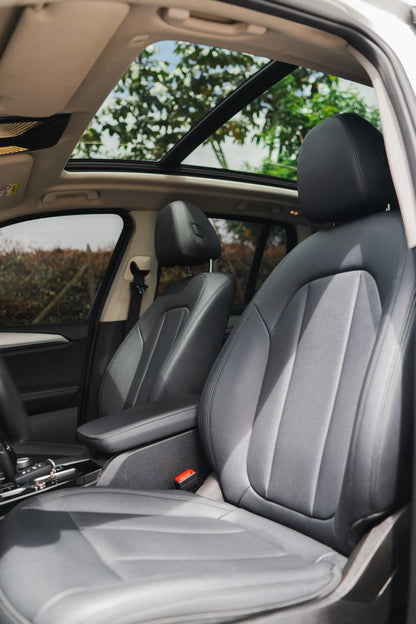 Alquiler de vehículos en Medellín - BMW X3, interior y asientos