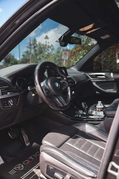Alquiler de vehículos en Medellín - BMW X3 M40i, interior, tablero (2)
