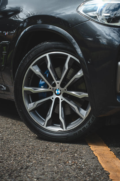 Alquiler de vehículos en Medellín - BMW X3 M40i, rin y frenos M