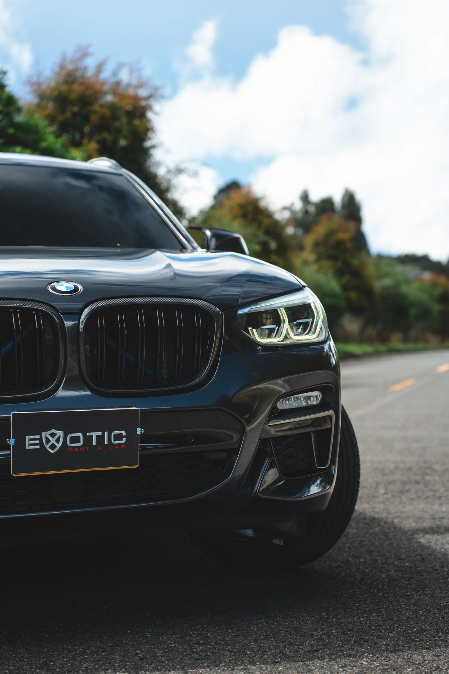 Alquiler de vehículos en Medellín - BMW X3 M40i, vista frontal (2)