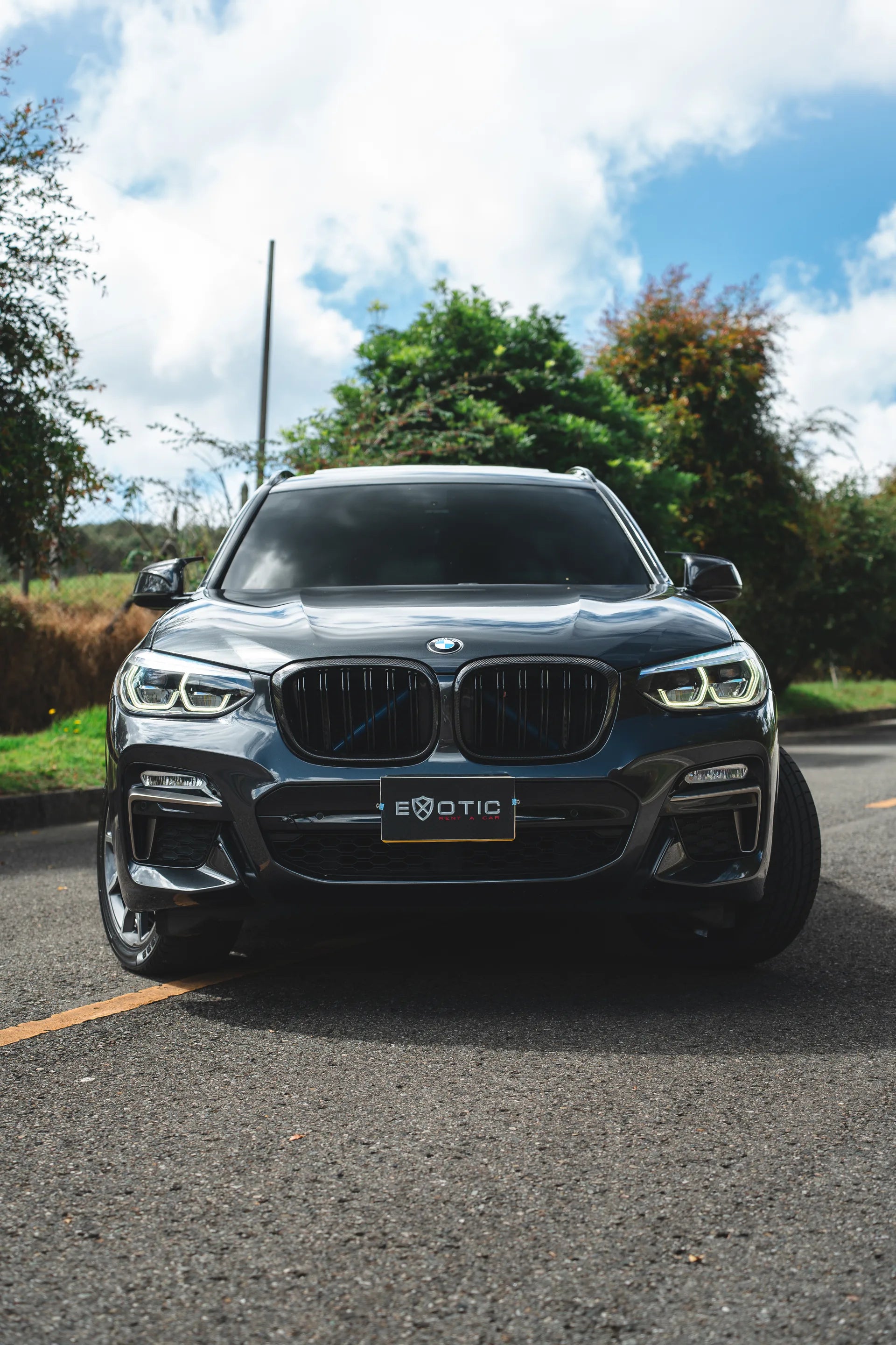 Alquiler de vehículos en Medellín - BMW X3 M40i, vista frontal