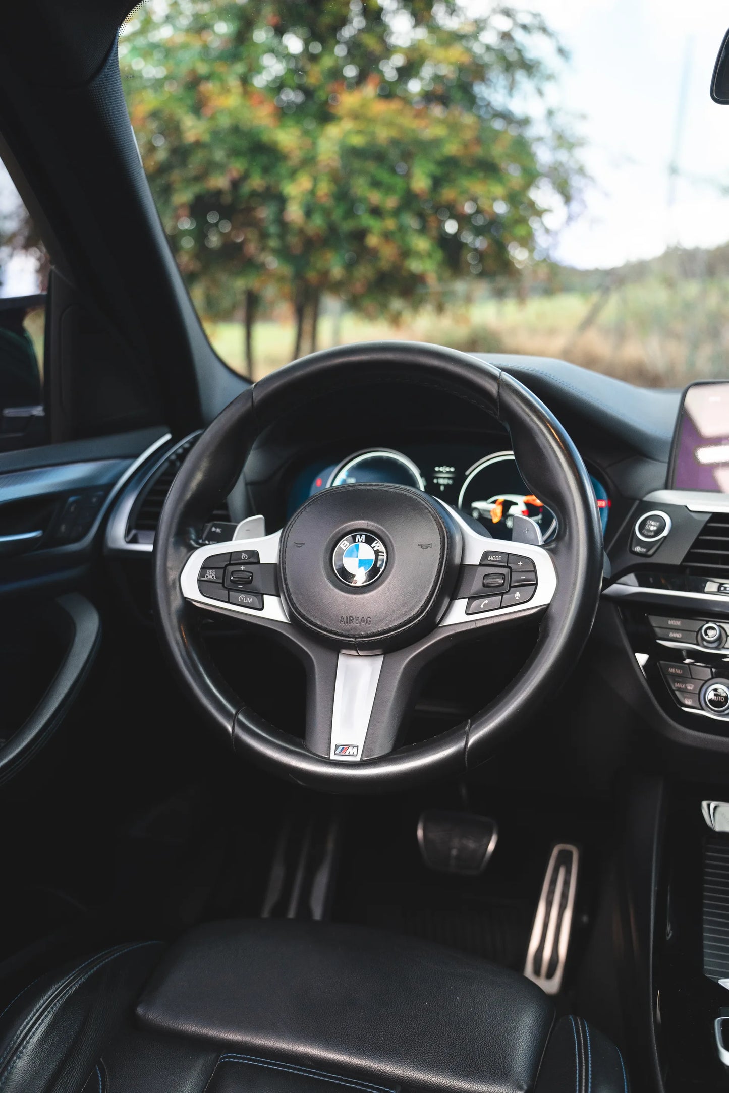 Alquiler de vehículos en Medellín - BMW X3 M40i, volante M