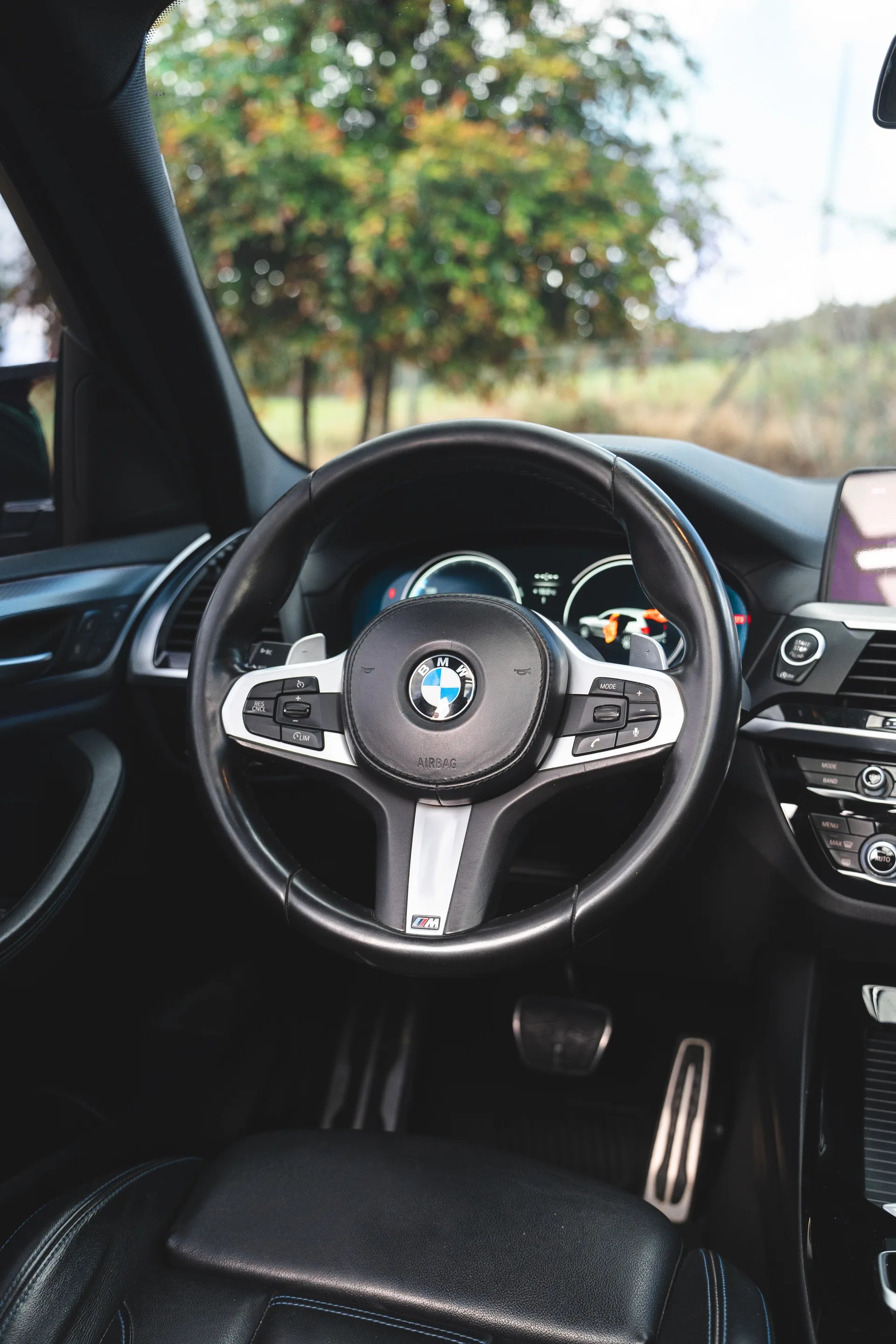 Alquiler de vehículos en Medellín - BMW X3 M40i, volante M