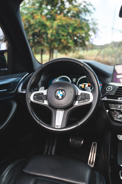 Alquiler de vehículos en Medellín - BMW X3 M40i, volante M