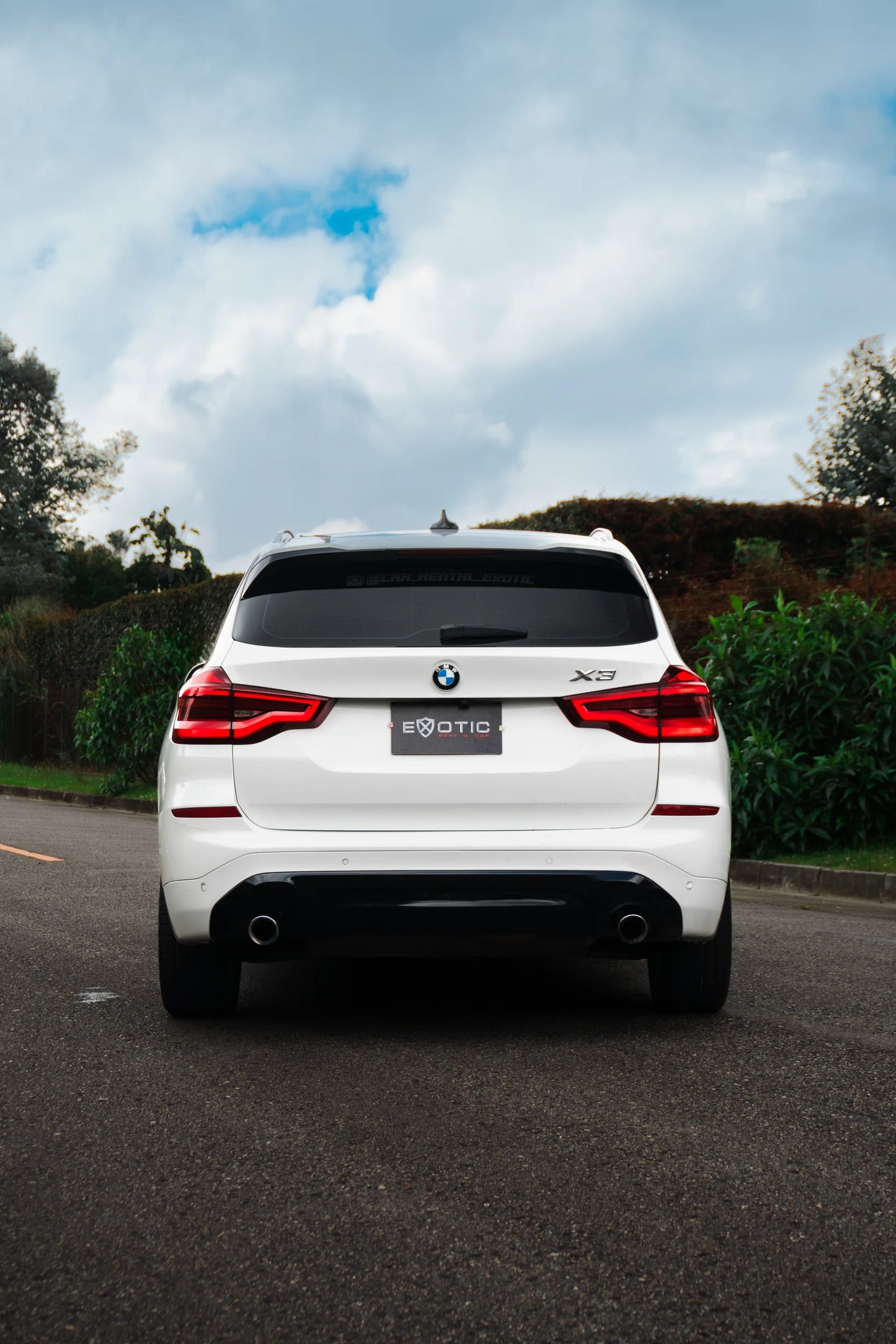 Alquiler de vehículos en Medellín - BMW X3, vista trasera