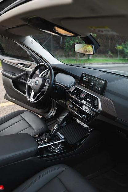 Alquiler de vehículos en Medellín - BMW X4 Gris Metálico, interior