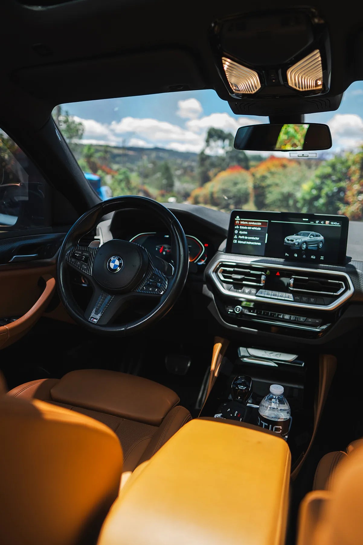 Alquiler de vehículos en Medellín - BMW X4 Paquete M, asientos delanteros