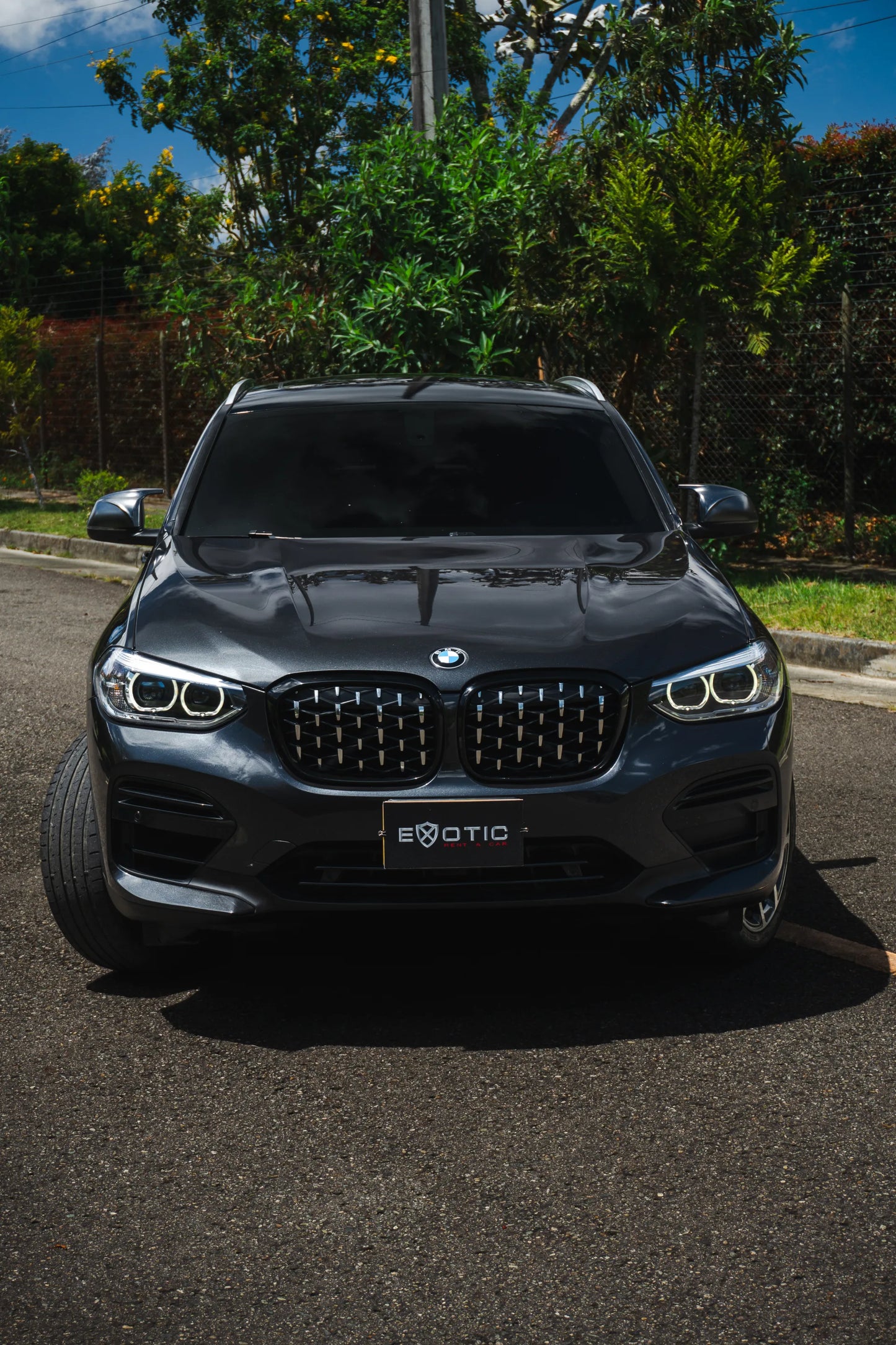 Alquiler de vehículos en Medellín - BMW X4, vista frontal