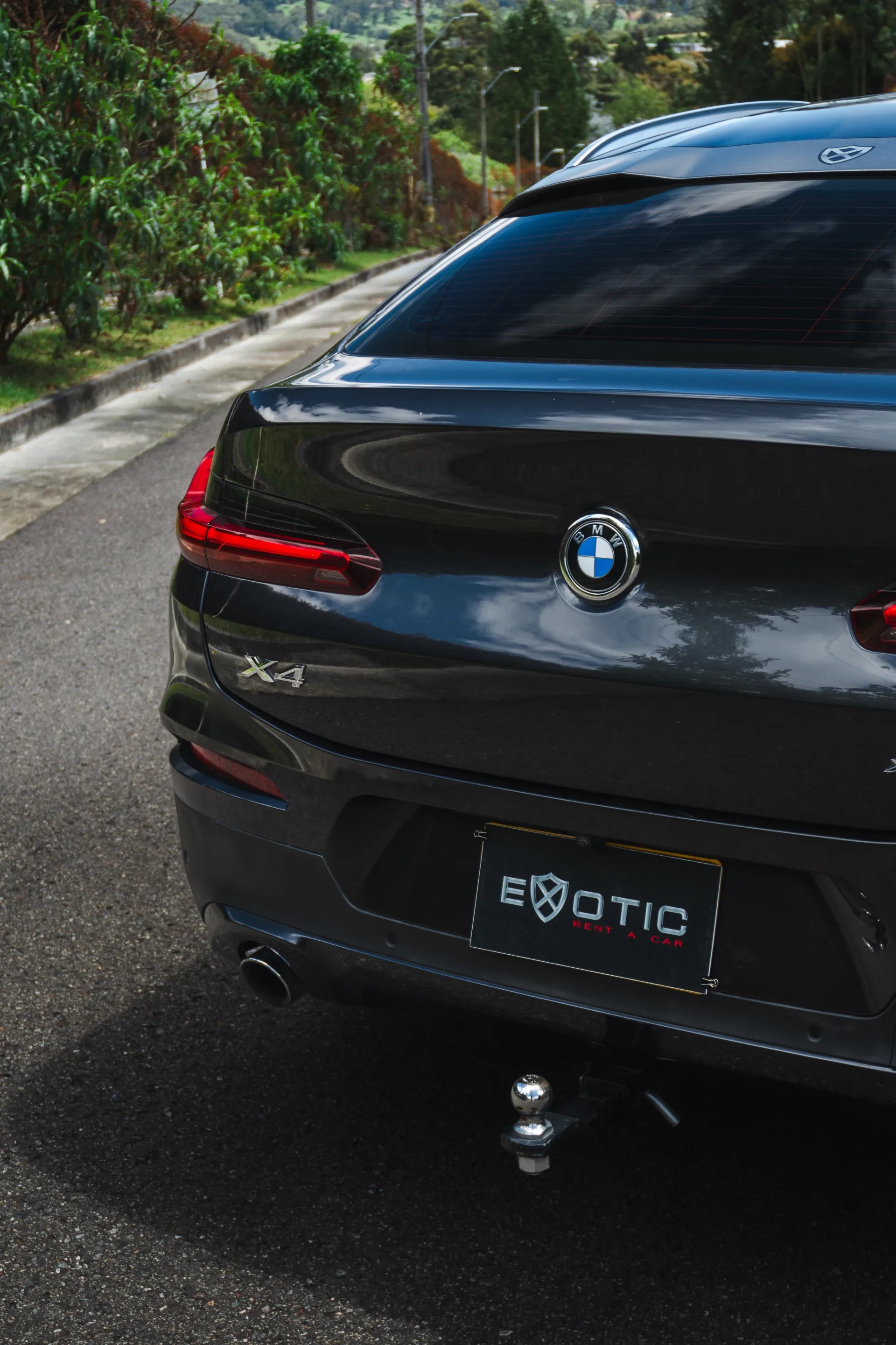 Alquiler de vehículos en Medellín - BMW X4, vista trasera