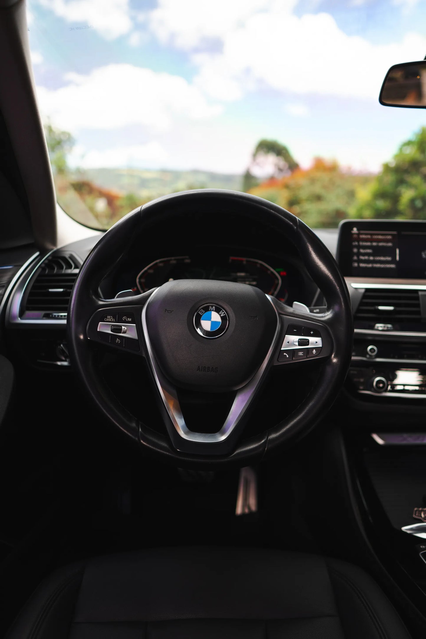 Alquiler de vehículos en Medellín - BMW X4, volante