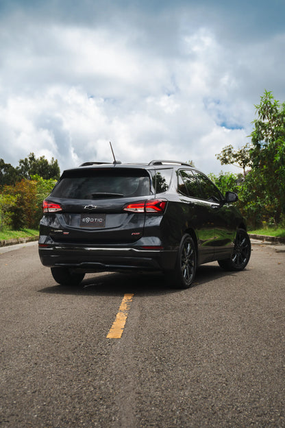 Alquiler de vehículos en Medellín - Chevrolet Equinox RS, vista tres cuartos trasero