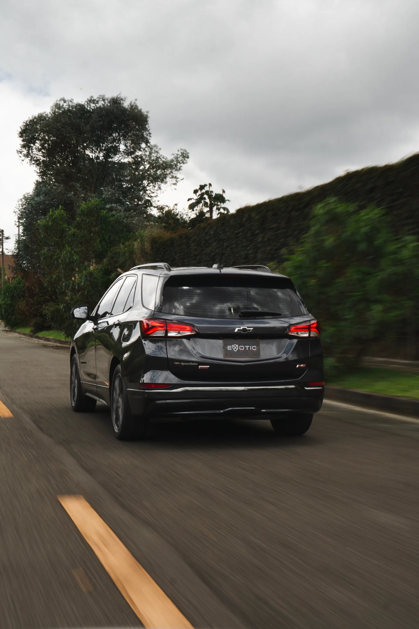 Alquiler de vehículos en Medellín - Chevrolet Equinox RS, vista trasera (2)
