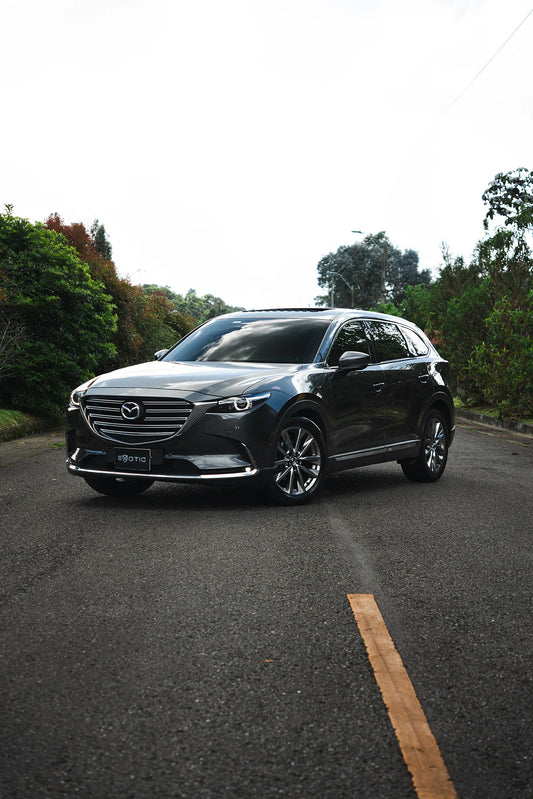 Alquiler de vehículos en Medellín - Mazda CX-9, vista frontal lateral