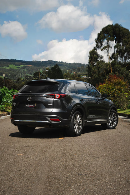 Alquiler de vehículos en Medellín - Mazda CX-9, vista lateral