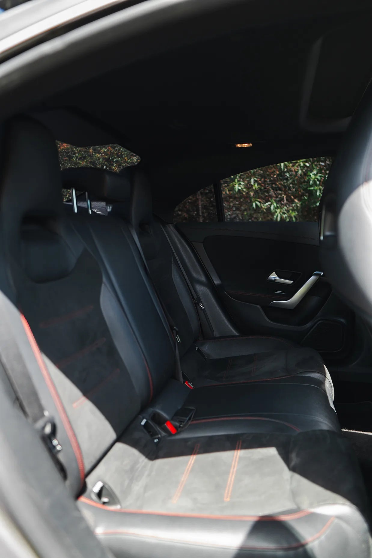 Alquiler de vehículos en Medellín - Mercedes-Benz CLA 180, asientos traseros