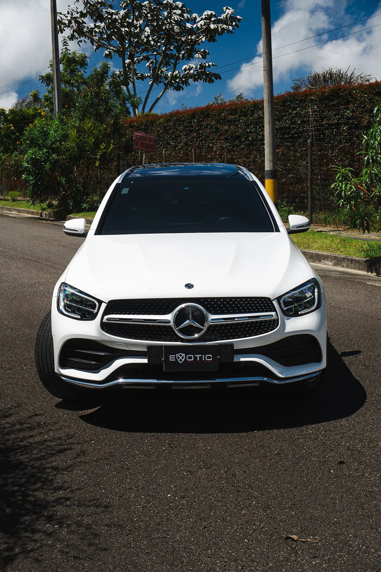 Alquiler de vehículos en Medellín - Mercedes-Benz GLC 300 Híbrida, vista frontal