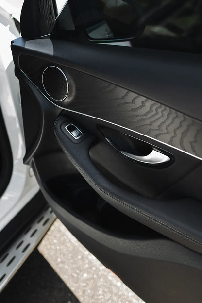 Alquiler de vehículos en Medellín - Mercedes-Benz GLC 300 Híbrida, detalle del interior