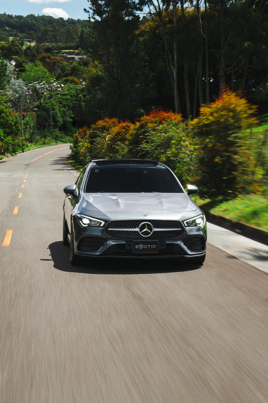 Alquiler de vehículos en Medellín - Mercedes-Benz CLA 180, vista frontal (2)