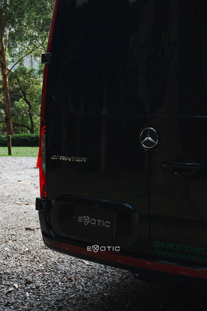 Alquiler de vehículos en Medellín - Mercedes-Benz Sprinter, faro trasero