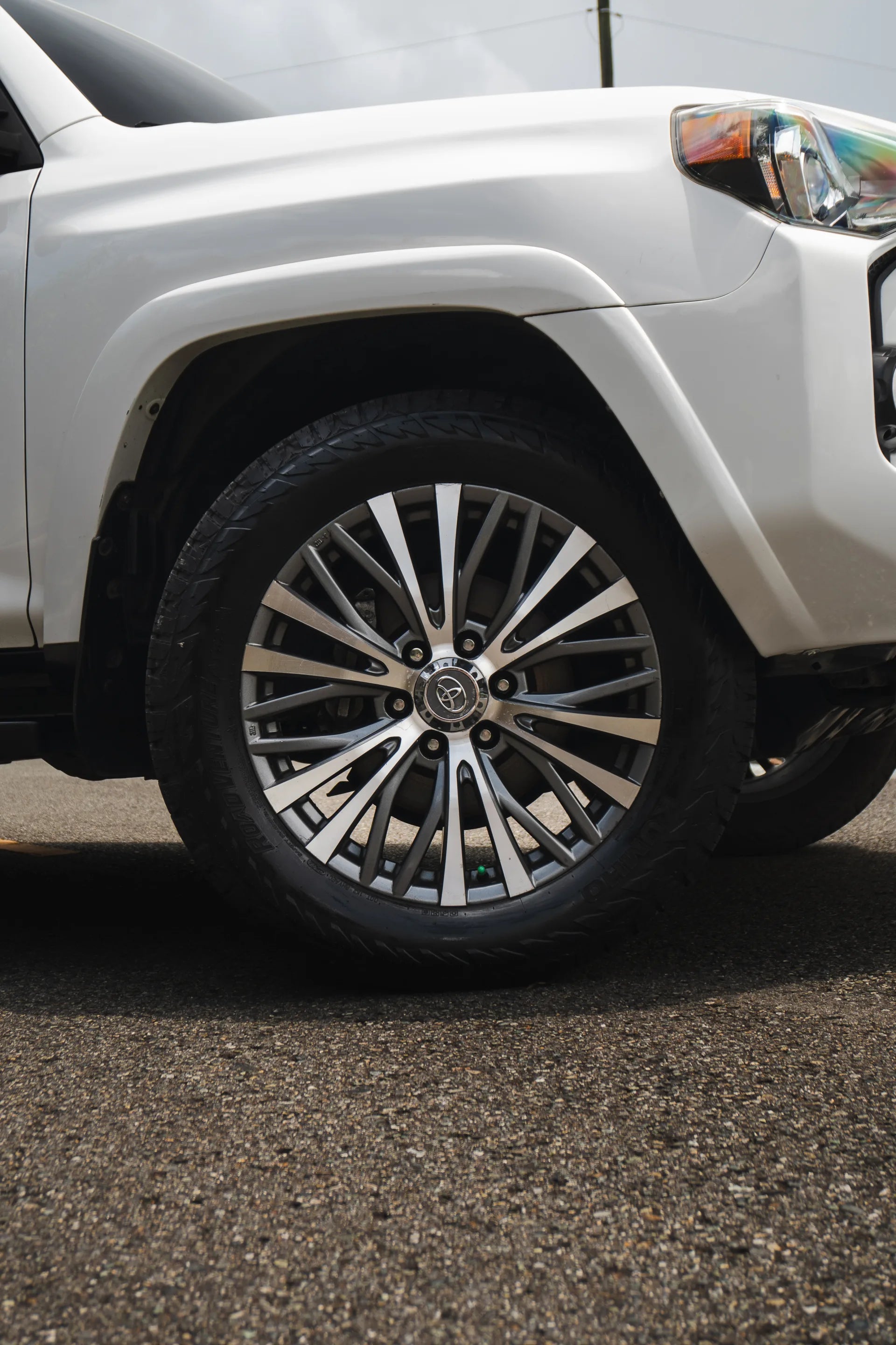 Alquiler de vehículos en Medellín - Toyota 4Runner SR5, rin