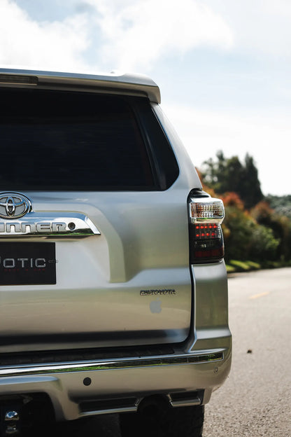 Alquiler de vehículos en Medellín - Toyota 4Runner Limited, vista trasera lateral (2)