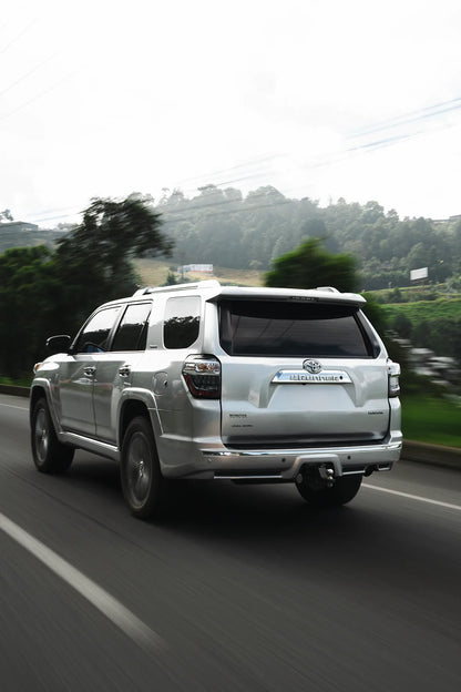 Alquiler de vehículos en Medellín - Toyota 4Runner Limited, vista trasera lateral