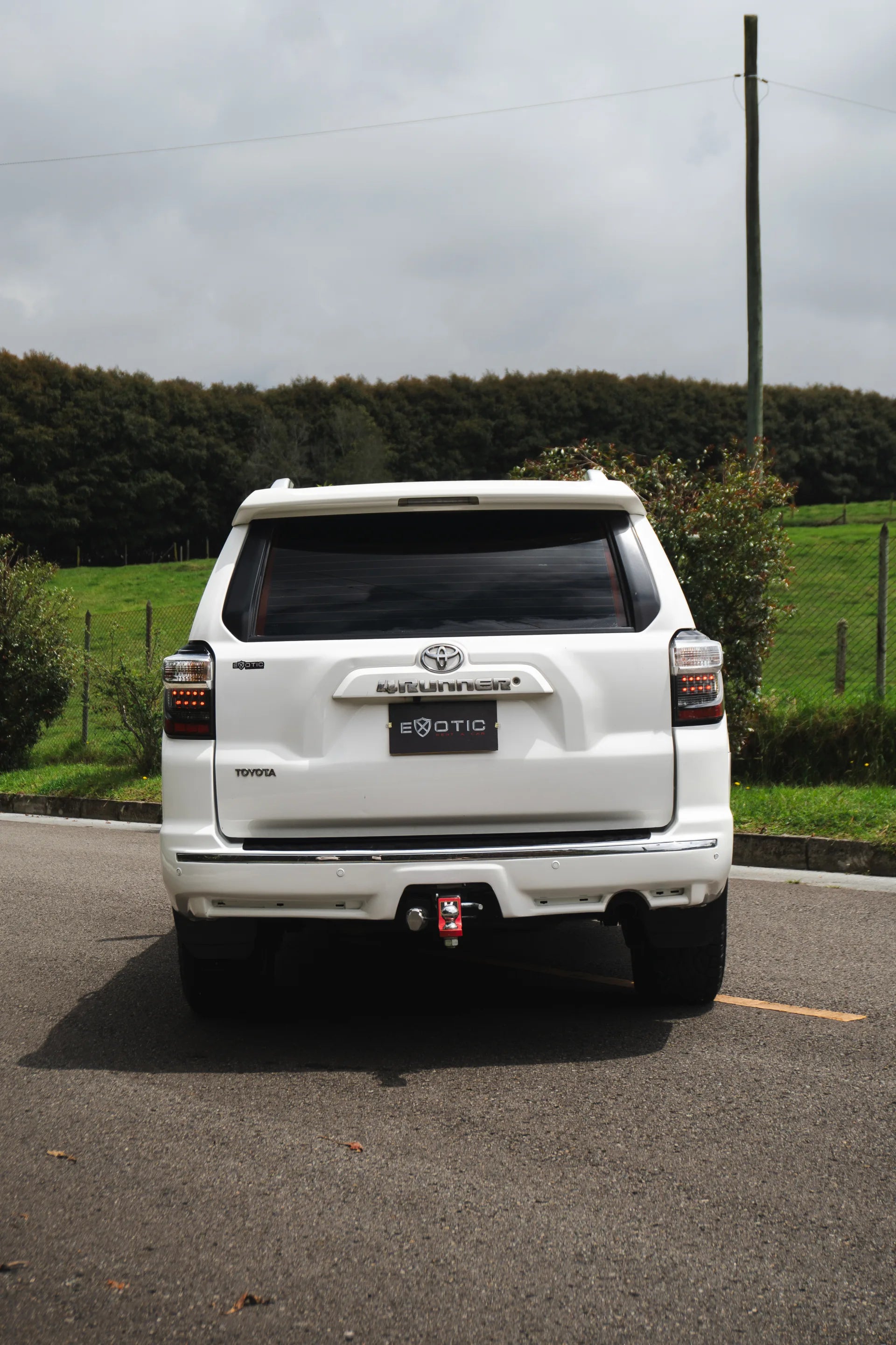 Alquiler de vehículos en Medellín - Toyota 4Runner SR5, vista trasera