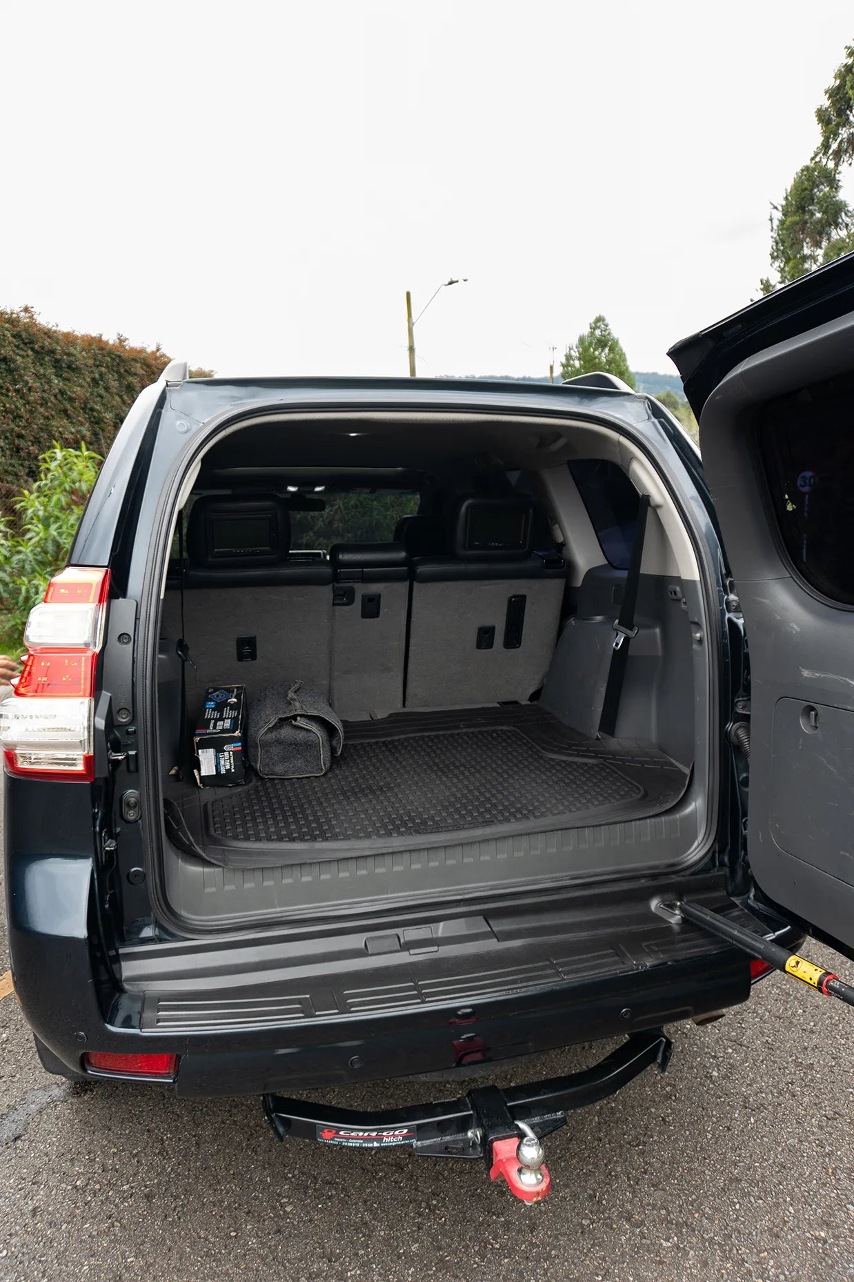 Alquiler de vehículos en Medellín - Toyota Prado TXL, baúl y maletero