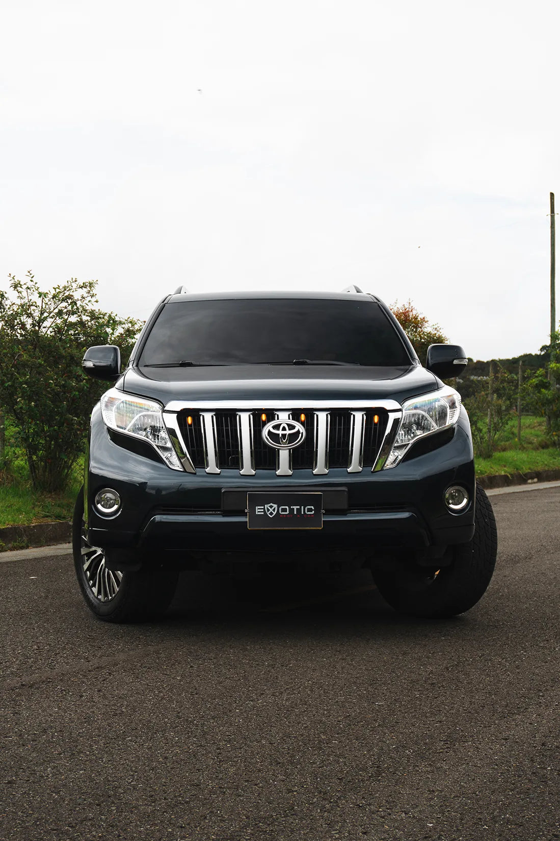 Alquiler de vehículos en Medellín - Toyota Prado TXL, vista frontal