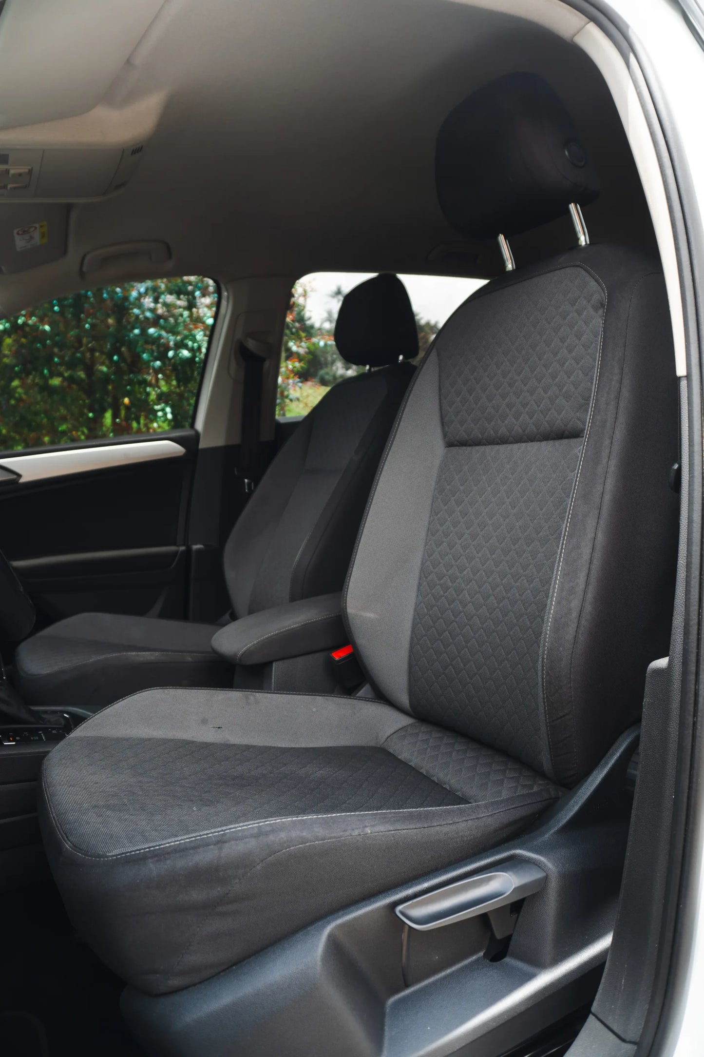 Alquiler de vehículos en Medellín - Volkswagen Tiguan, interior y asientos