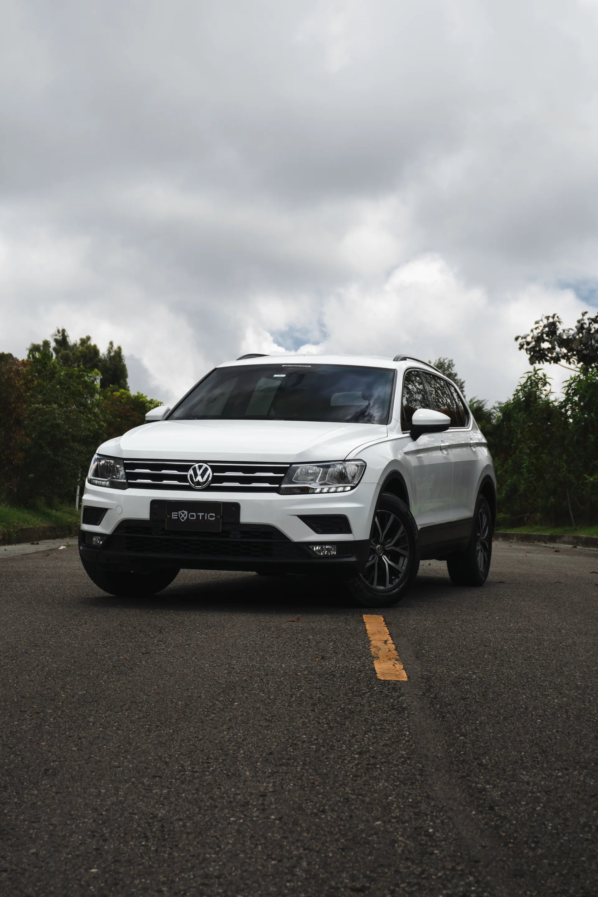 Alquiler de vehículos en Medellín - Volkswagen Tiguan, vista tres cuartos frontal