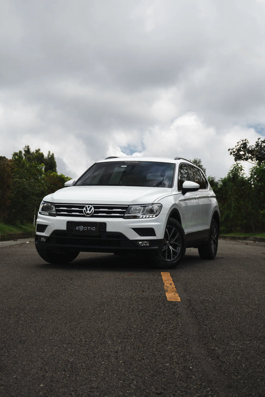 Alquiler de vehículos en Medellín - Volkswagen Tiguan, vista tres cuartos frontal