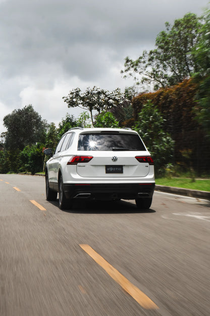 Alquiler de vehículos en Medellín - Volkswagen Tiguan, vista tres cuartos trasero (2)